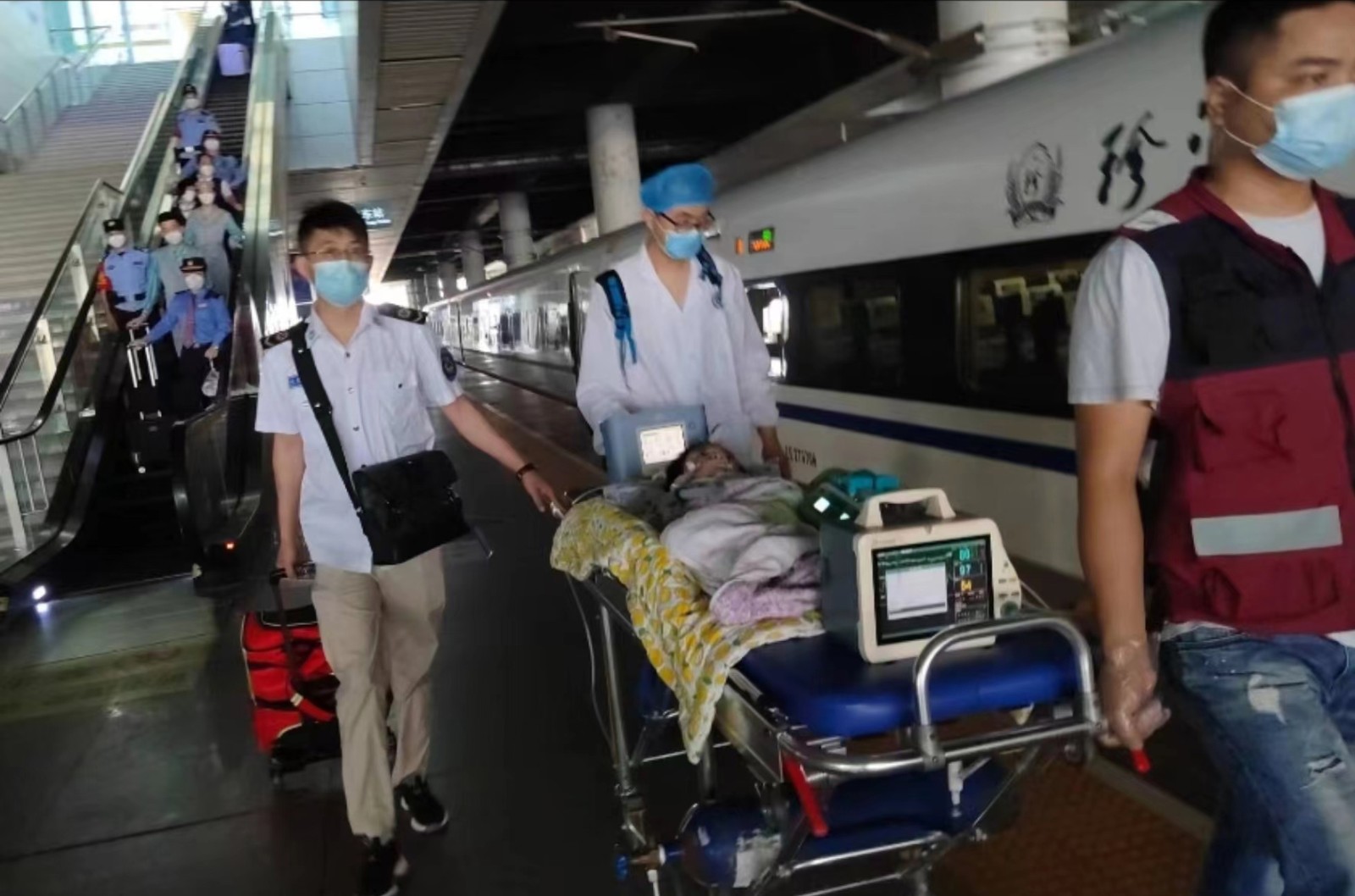 维西高铁转运公司